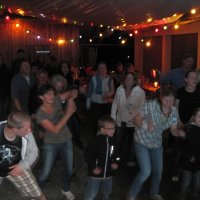 der Tanz geht los